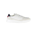 Chaussures sneakers en cuir blanc pour homme de la marque Tommy Hilfiger, vue de face avec détails du design.