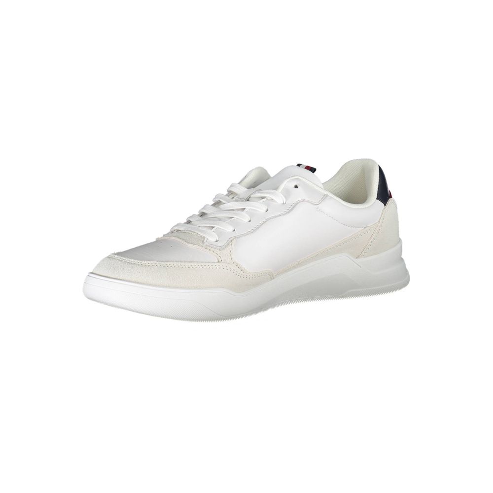 Sneaker en cuir blanc pour homme de la marque Tommy Hilfiger, vue de face avec détails du design et des lacets.