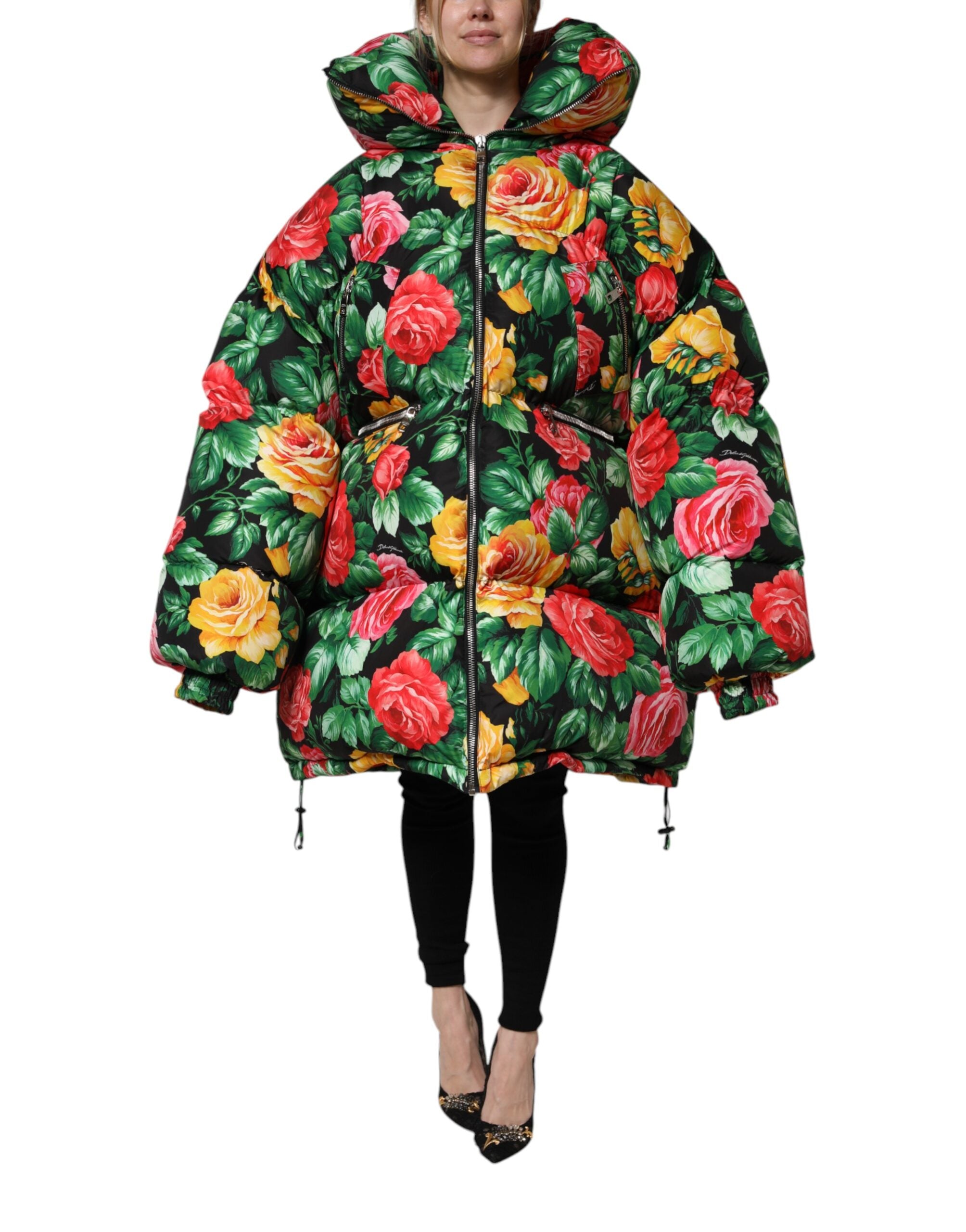 Veste à capuche matelassée Dolce & Gabbana à fleurs multicolores, style puffeur avec design floral vibrant.