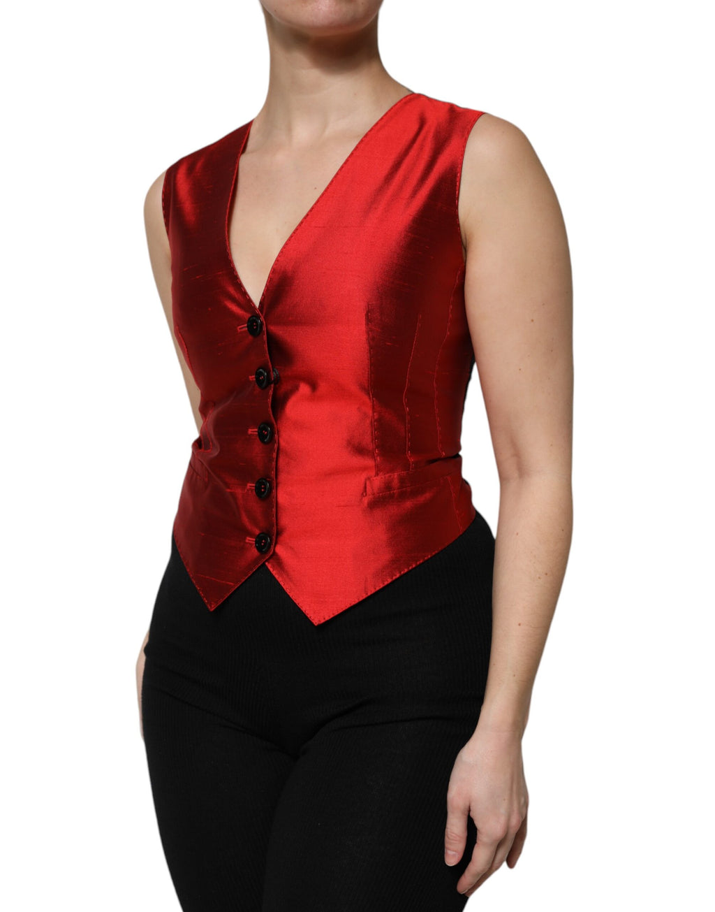 Veste sans manches rouge et noire Dolce & Gabbana avec boutons, vue de face, style élégant et tendance.
