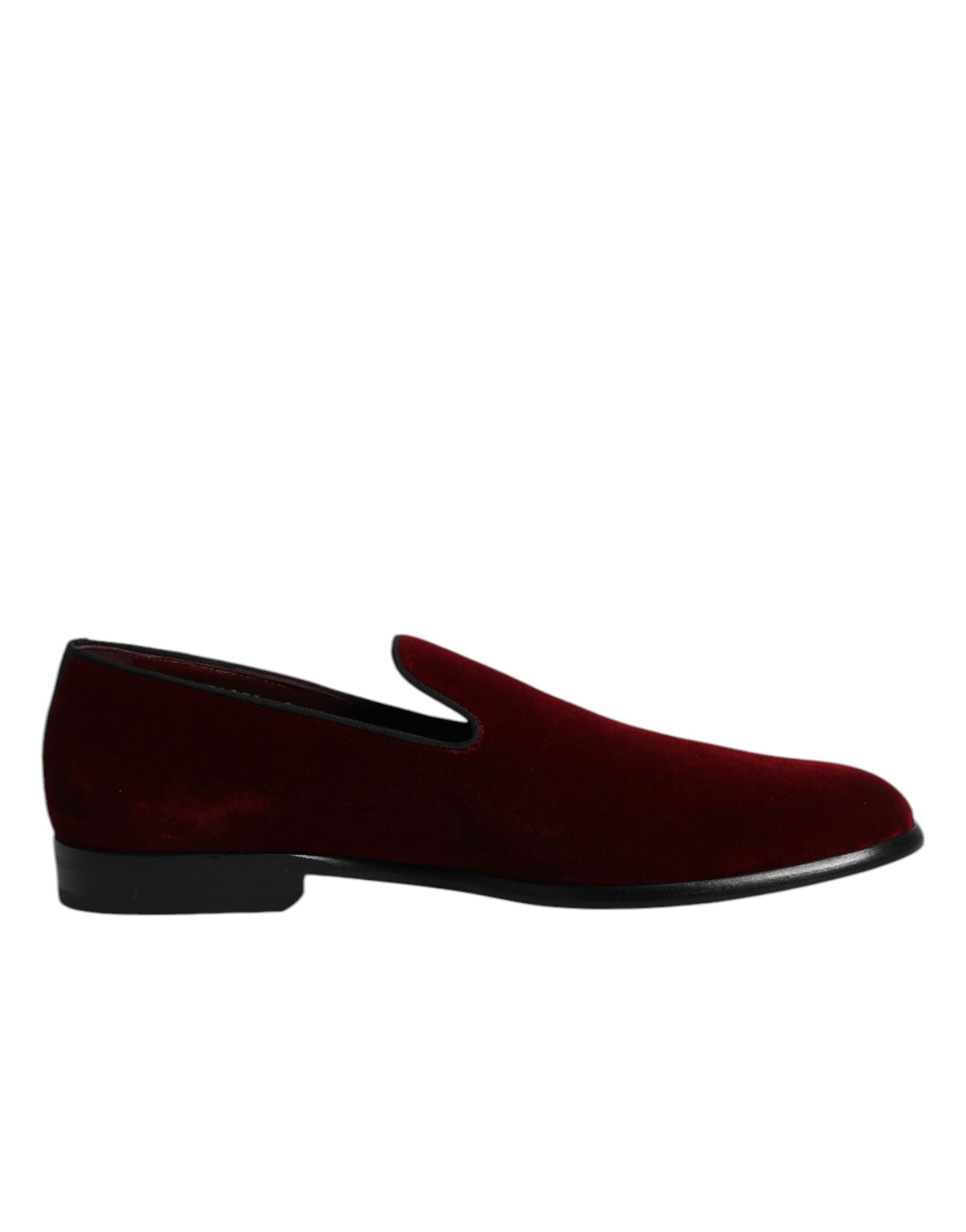 Chaussures Dolce & Gabbana en velours de coton rouge, mocassins slip-on élégants pour occasion formelle.
