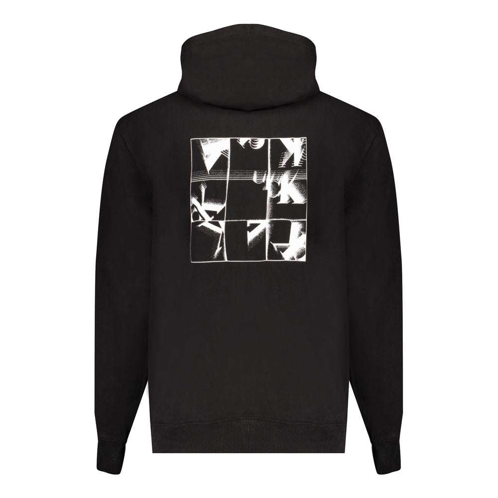Sweatshirt homme en coton noir de Calvin Klein, vêtement décontracté avec logo discret, vue de face.