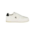 Sneakers pour femmes Calvin Klein en polyuréthane blanc, élégantes et modernes, avec semelle blanche et design épuré.