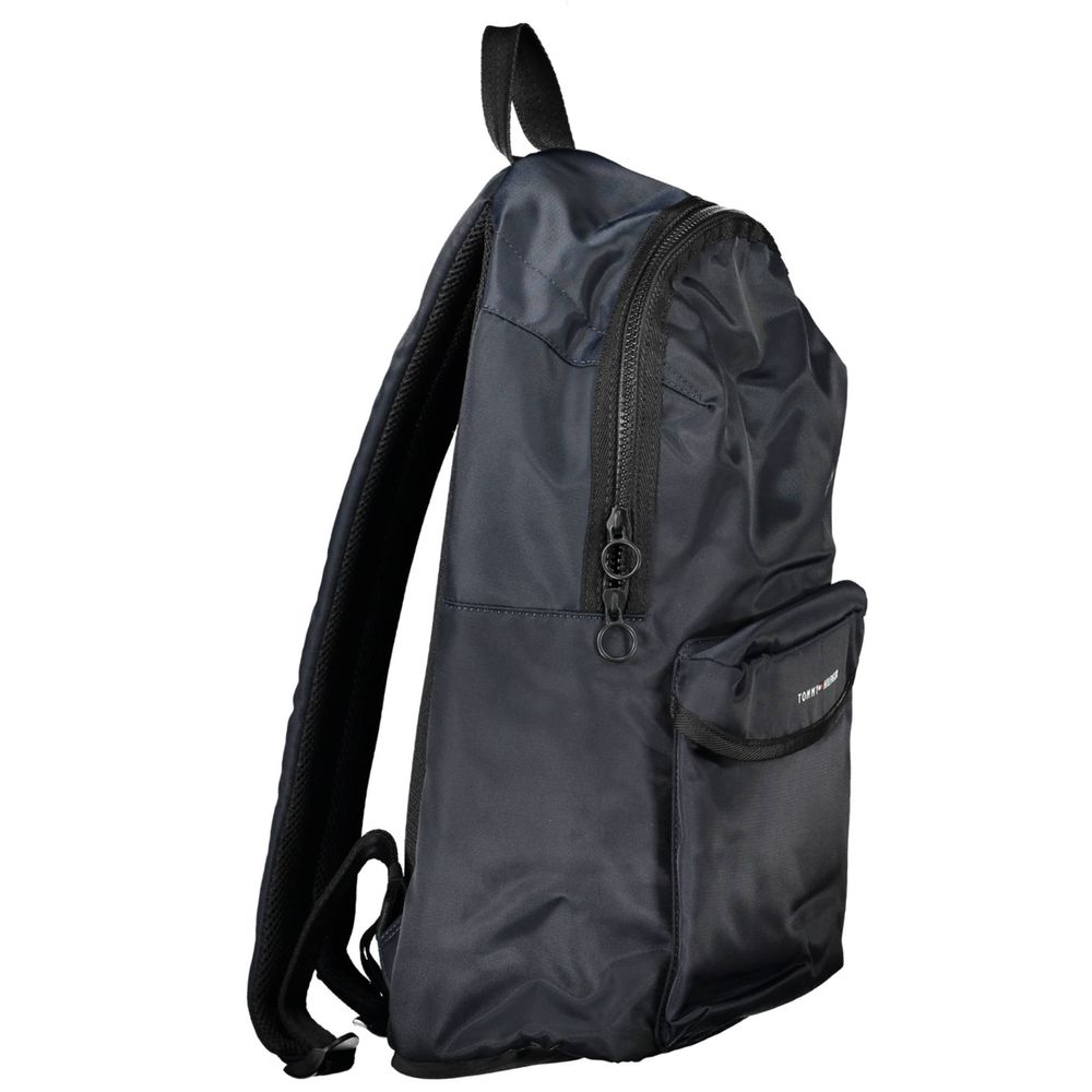 Sac à dos bleu en polyester pour homme de Tommy Hilfiger, avec poches et logo sur le devant.