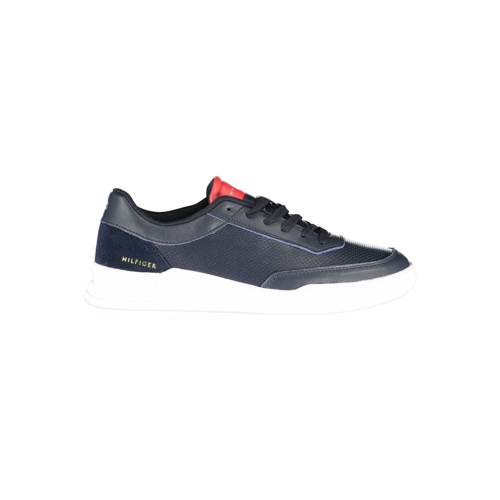 Chaussure sneaker en cuir bleu pour homme de la marque Tommy Hilfiger, vue de profil, avec détails de la semelle et de laçage.