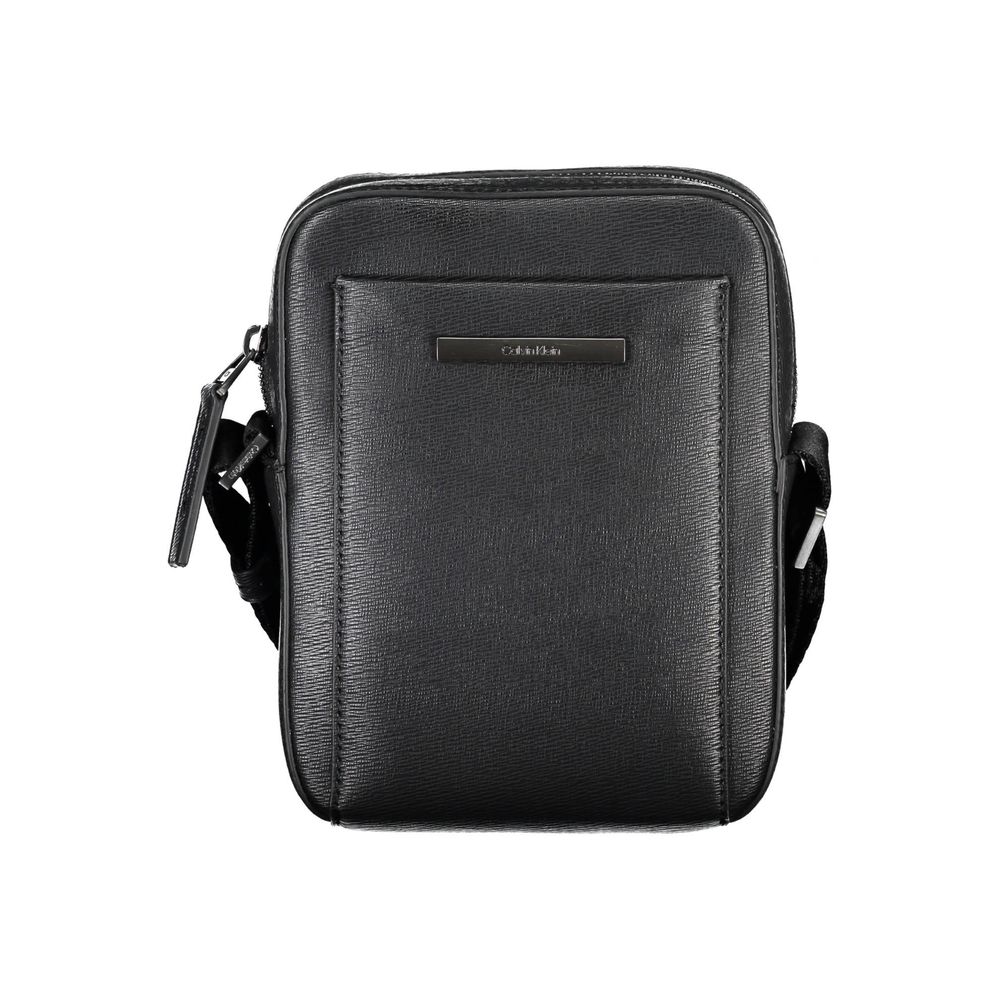 Sac à bandoulière noir en polyuréthane de Calvin Klein pour homme, avec poignées et détails élégants.