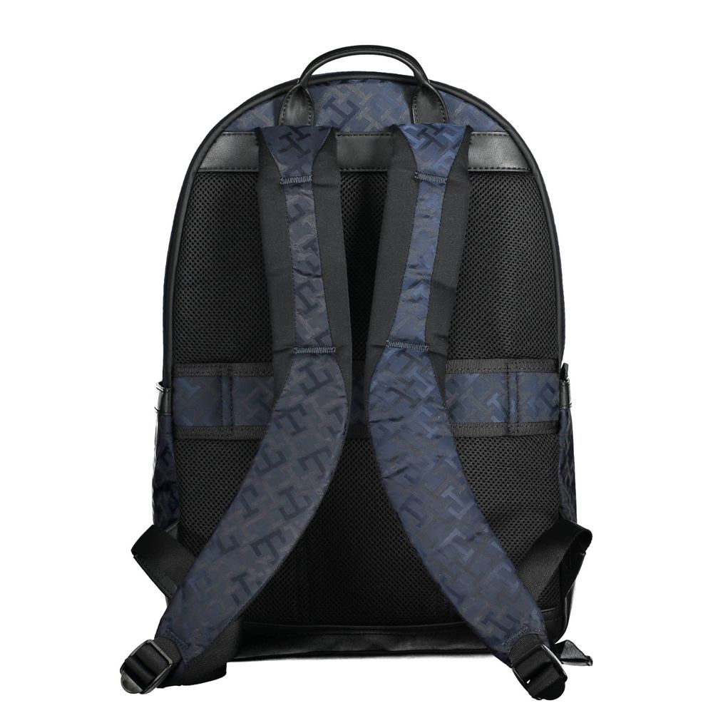 Sac à dos homme Tommy Hilfiger en polyester bleu, avec poches et logo visible sur le devant.