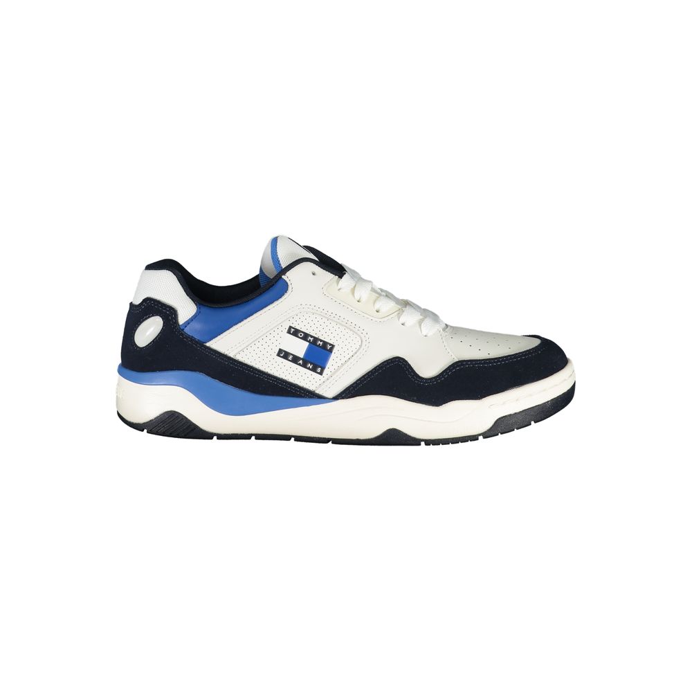 Chaussures Tommy Hilfiger pour hommes, baskets en polyuréthane bleues, style décontracté et moderne, visible en gros plan.
