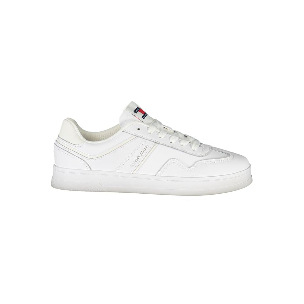 Sneakers pour femmes Tommy Hilfiger en polyuréthane blanc, style décontracté et moderne.