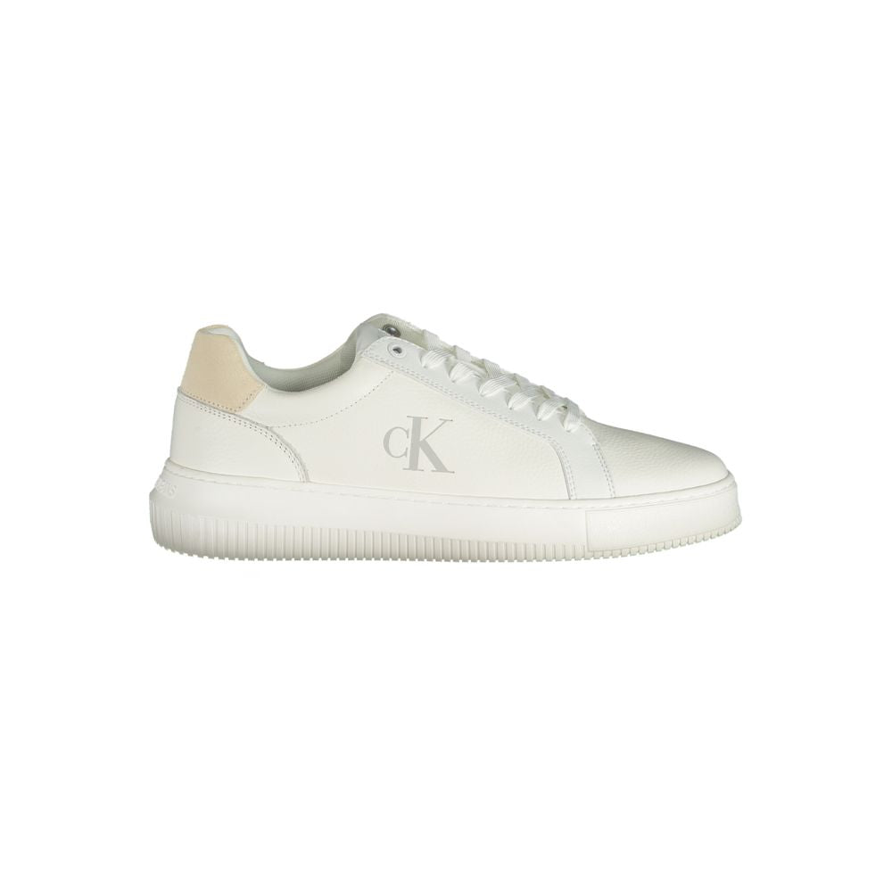 Chaussures de sport blanches pour hommes Calvin Klein en polyuréthane, sneakers élégants et modernes.