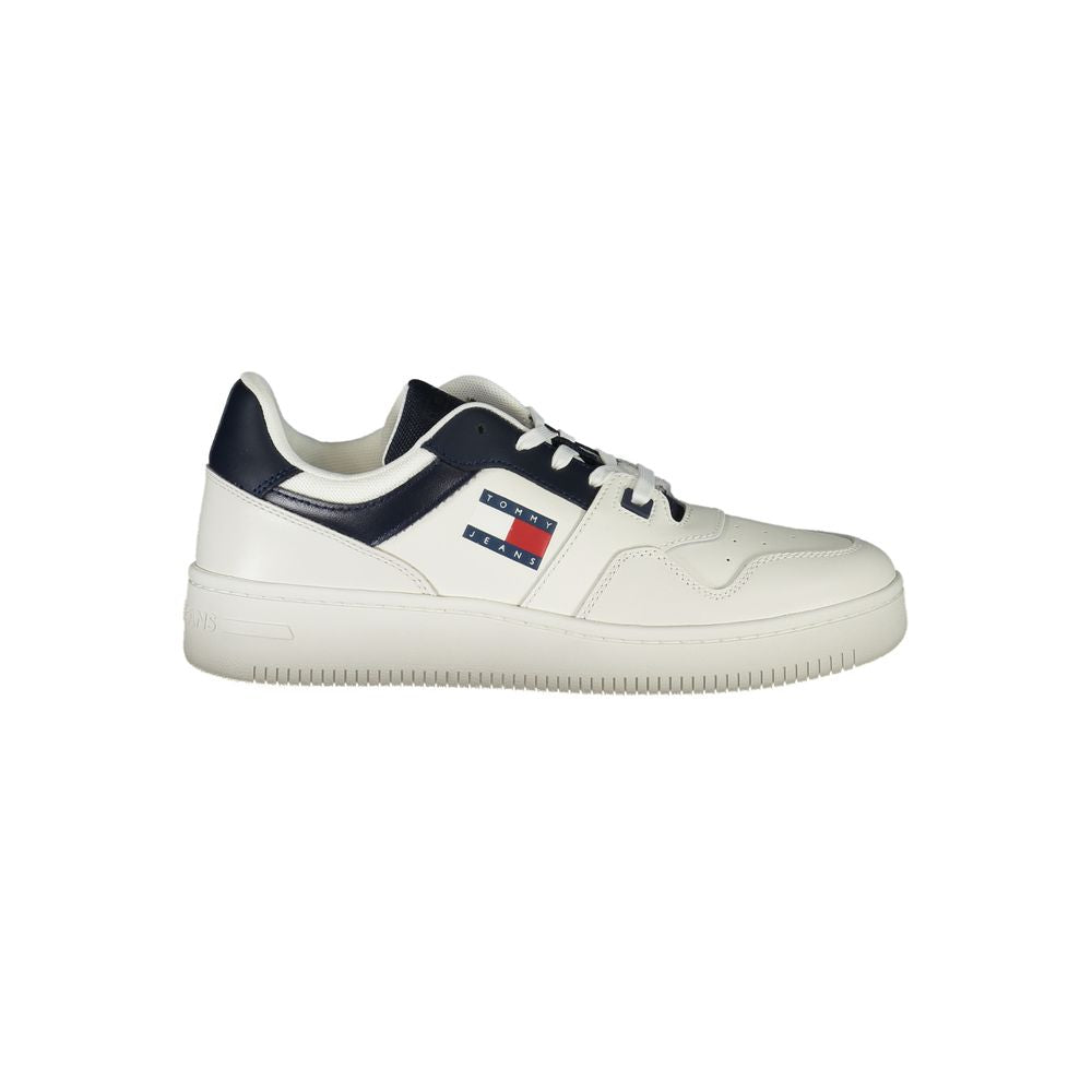Sneakers en cuir bleu pour homme de la marque Tommy Hilfiger, design élégant et moderne.