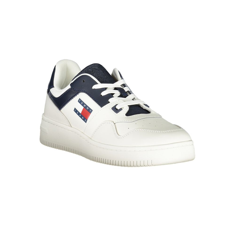 Sneakers en cuir bleu pour homme de la marque Tommy Hilfiger, style décontracté et confort élégant.