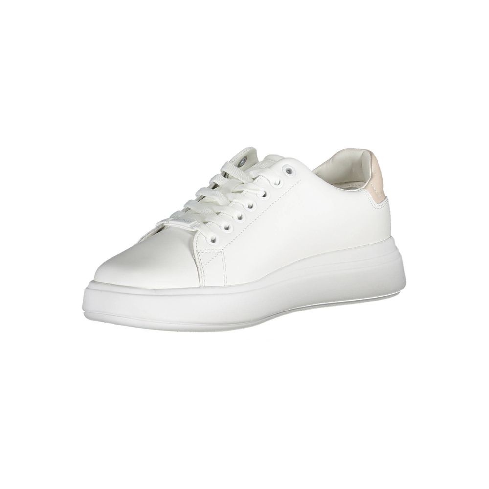 Sneakers blanches en cuir pour femme de Calvin Klein, modèle Bianco Pelle Donna, vue en gros plan.