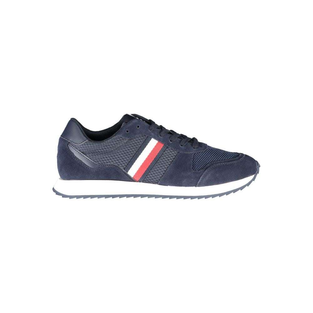Sneakers pour hommes Tommy Hilfiger en polyester bleu, vue de côté avec semelle blanche et design sportif.