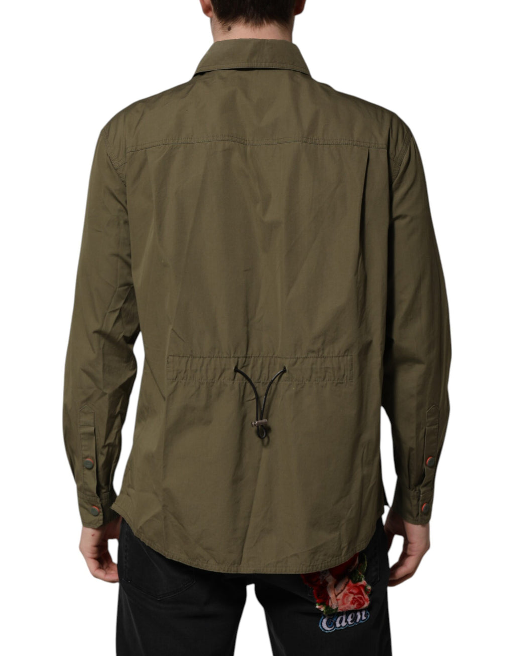 Chemise Dolce & Gabbana à manches longues, vert army, avec boutons, vue de face sur fond neutre.