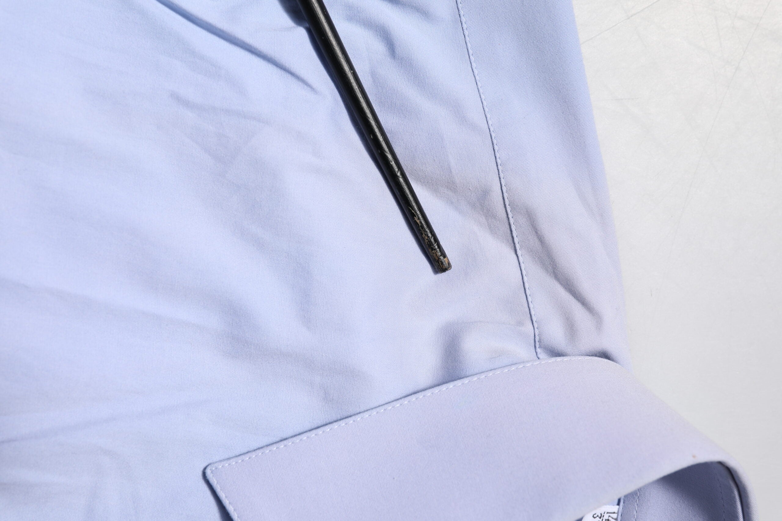 Chemise homme Dolce & Gabbana SICILIA en coton bleu à manches longues, élégante et confortable, vue de face sur fond neutre