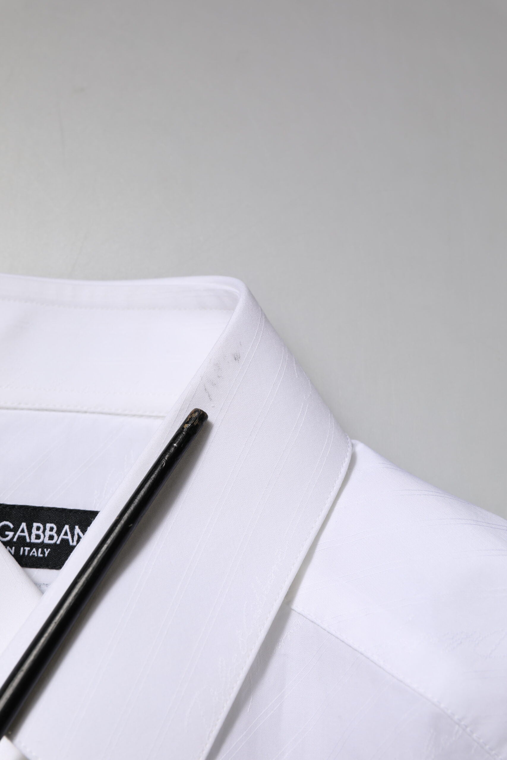 Chemise homme en coton blanc Dolce & Gabbana MARTINI à manches longues, élégante et classique.