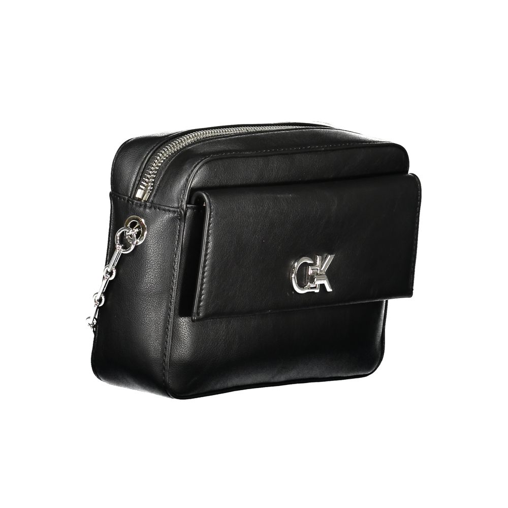 Sac à bandoulière pour femmes Calvin Klein en polyester noir, avec détails élégants et design moderne.