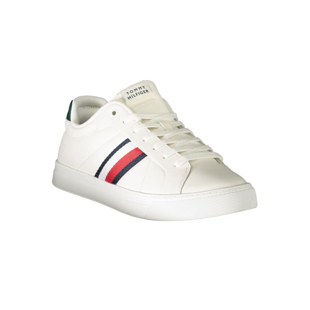 Chaussures hommes Tommy Hilfiger en cuir blanc, baskets blanches élégantes avec détails de marque.