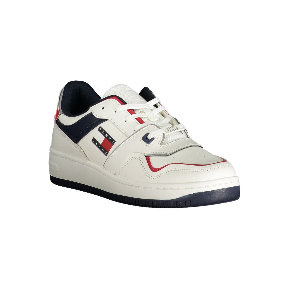 Sneakers pour homme Tommy Hilfiger en polyuréthane blanc, style décontracté avec semelle blanche et design moderne.