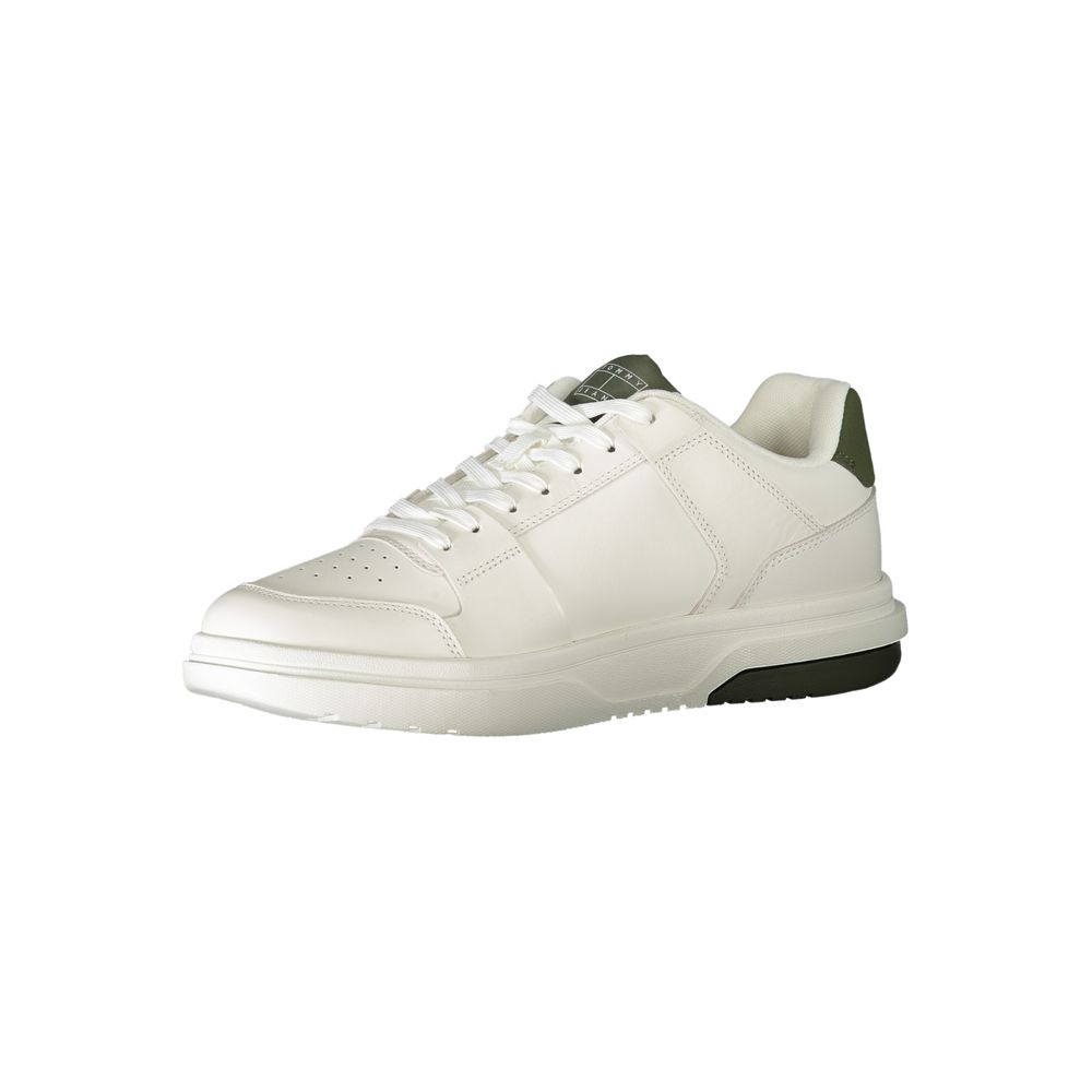 Sneakers blanches en polyéthylène pour hommes de Tommy Hilfiger, vue de côté, avec design moderne et semelle blanche.