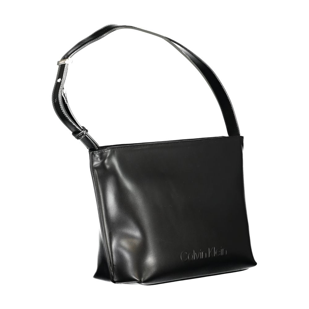 Sac à épaule noir en polyester pour femmes de la marque Calvin Klein, avec détails élégants et finition soignée.