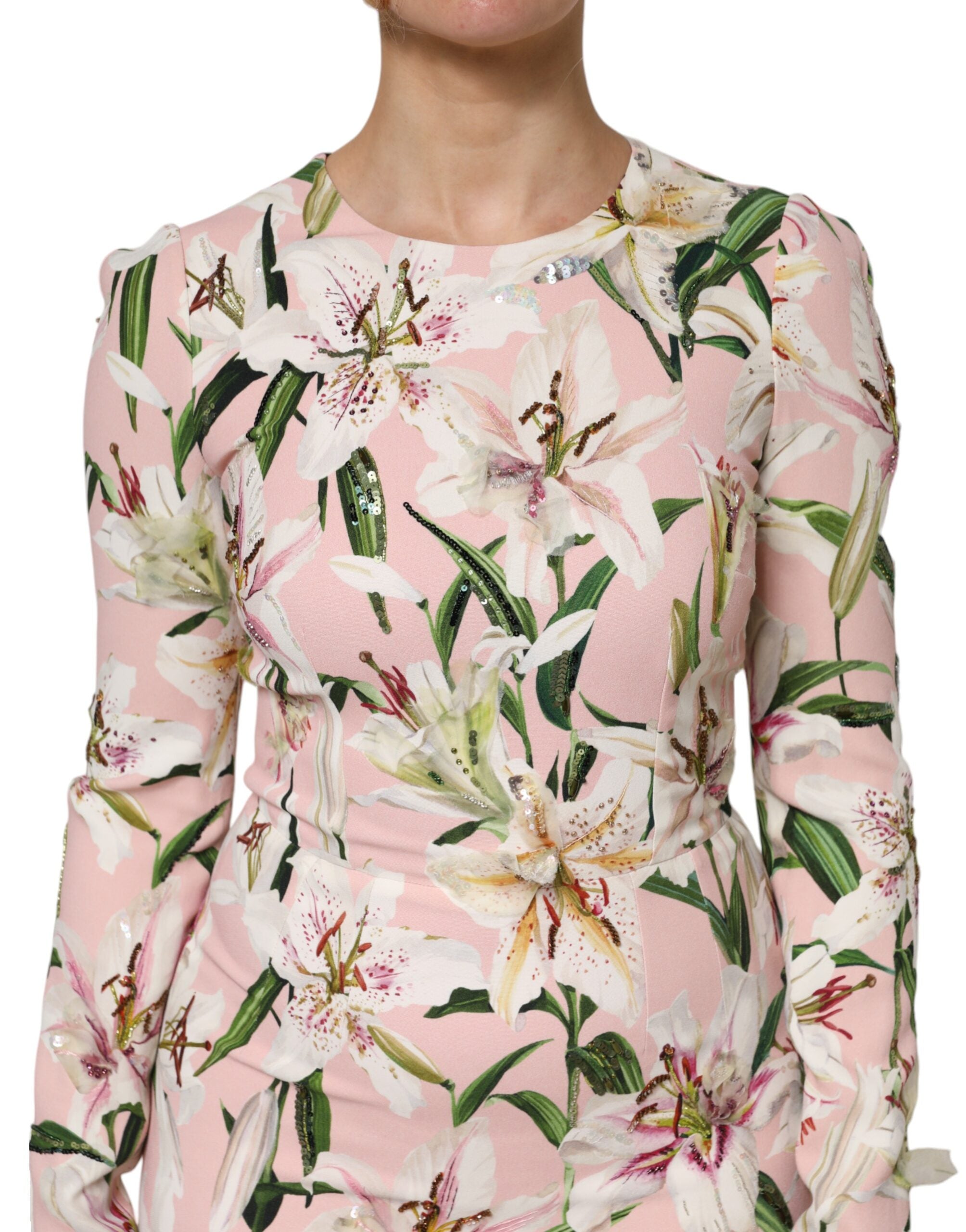 Robe droite midi en viscose rose avec motifs de lys, conçue par Dolce & Gabbana, ajustée et élégante pour occasions spéciales.