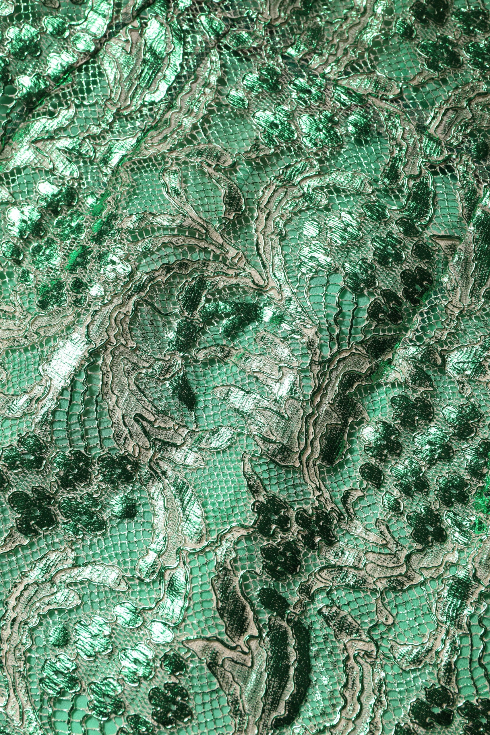 Robe midi en coton vert Dolce & Gabbana avec dentelle florale élégante et coupe ajustée.