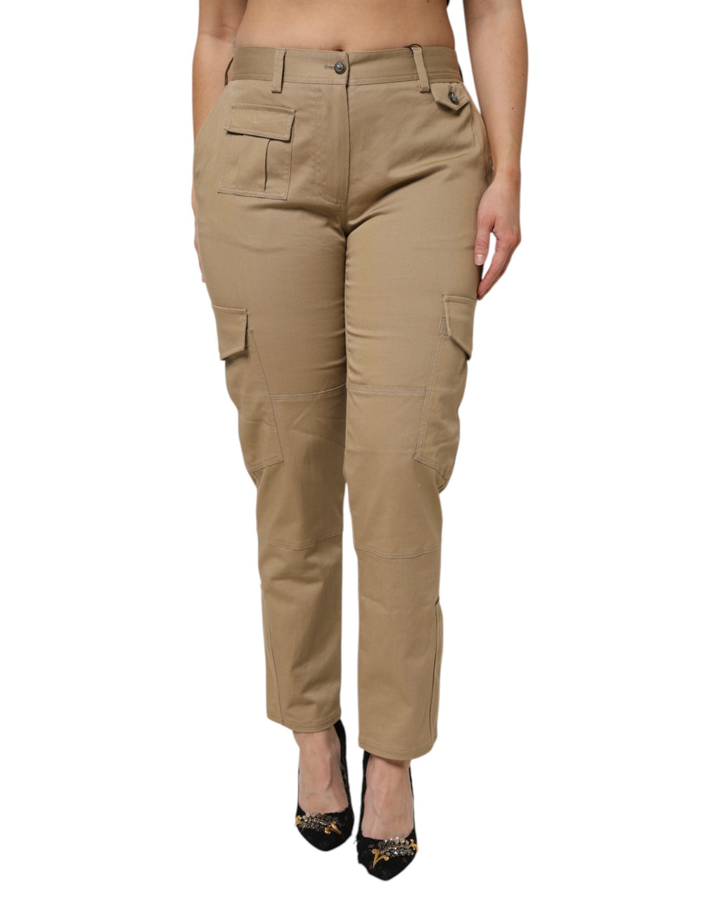 Pantalons cargo marron en coton de Dolce & Gabbana, coupe tapered, avec poches et détails élégants visibles sur l'image.