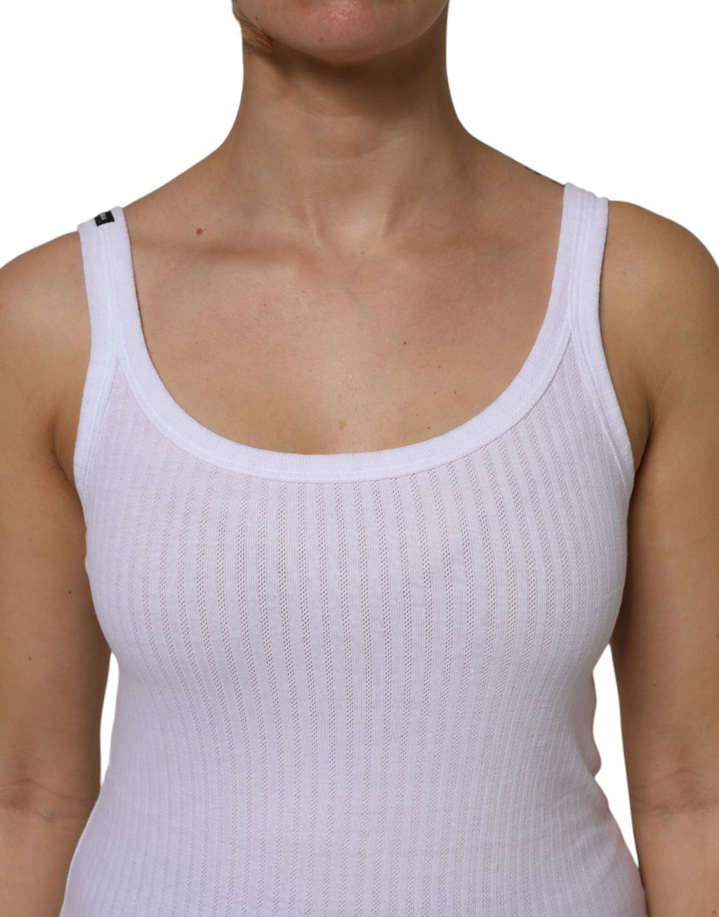 Débardeur sans manches blanc en coton de Dolce & Gabbana avec col rond, vue de face sur fond neutre.
