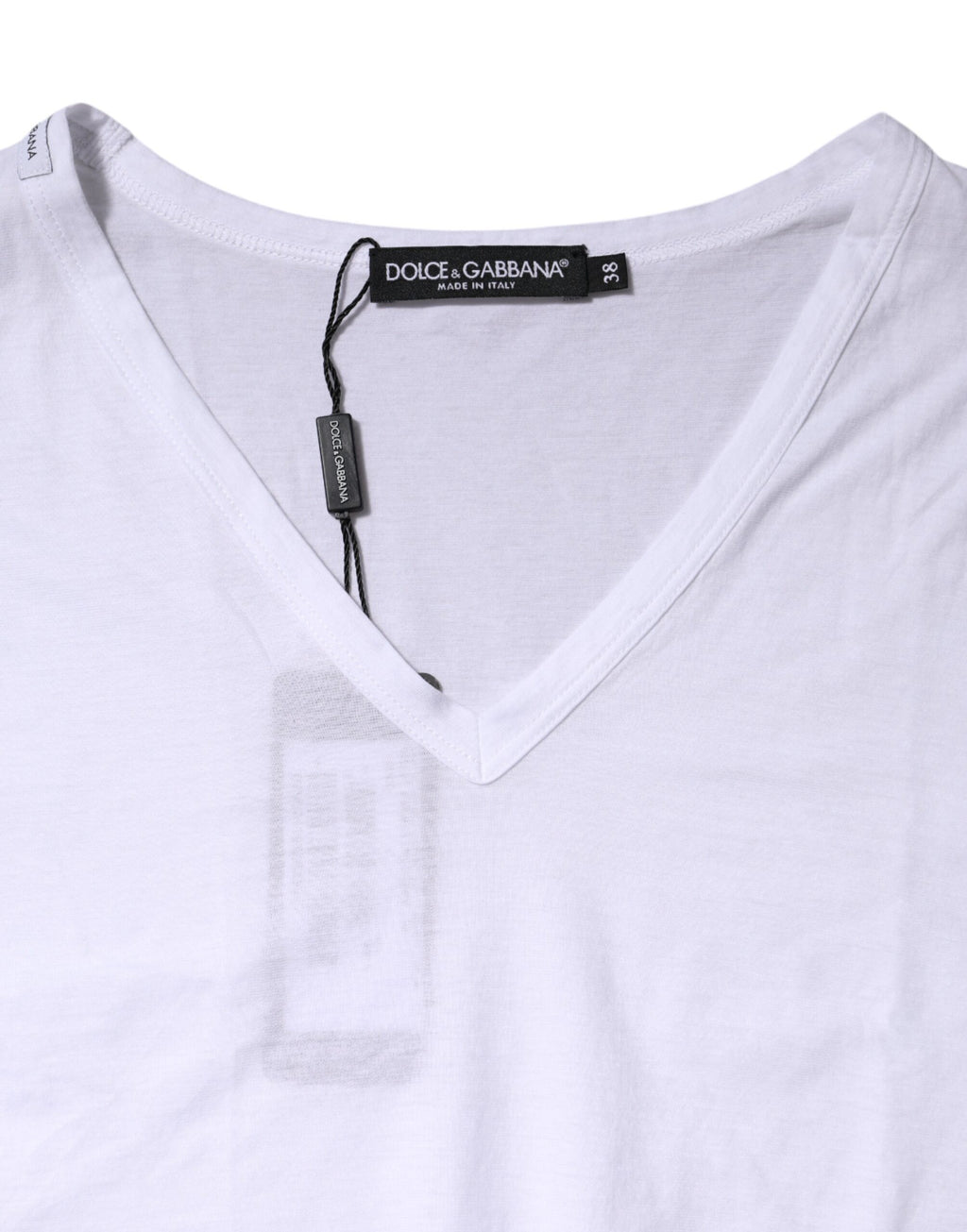 T-shirt blanc à manches courtes et col en V de Dolce & Gabbana, coton léger, vue frontale sur le haut.