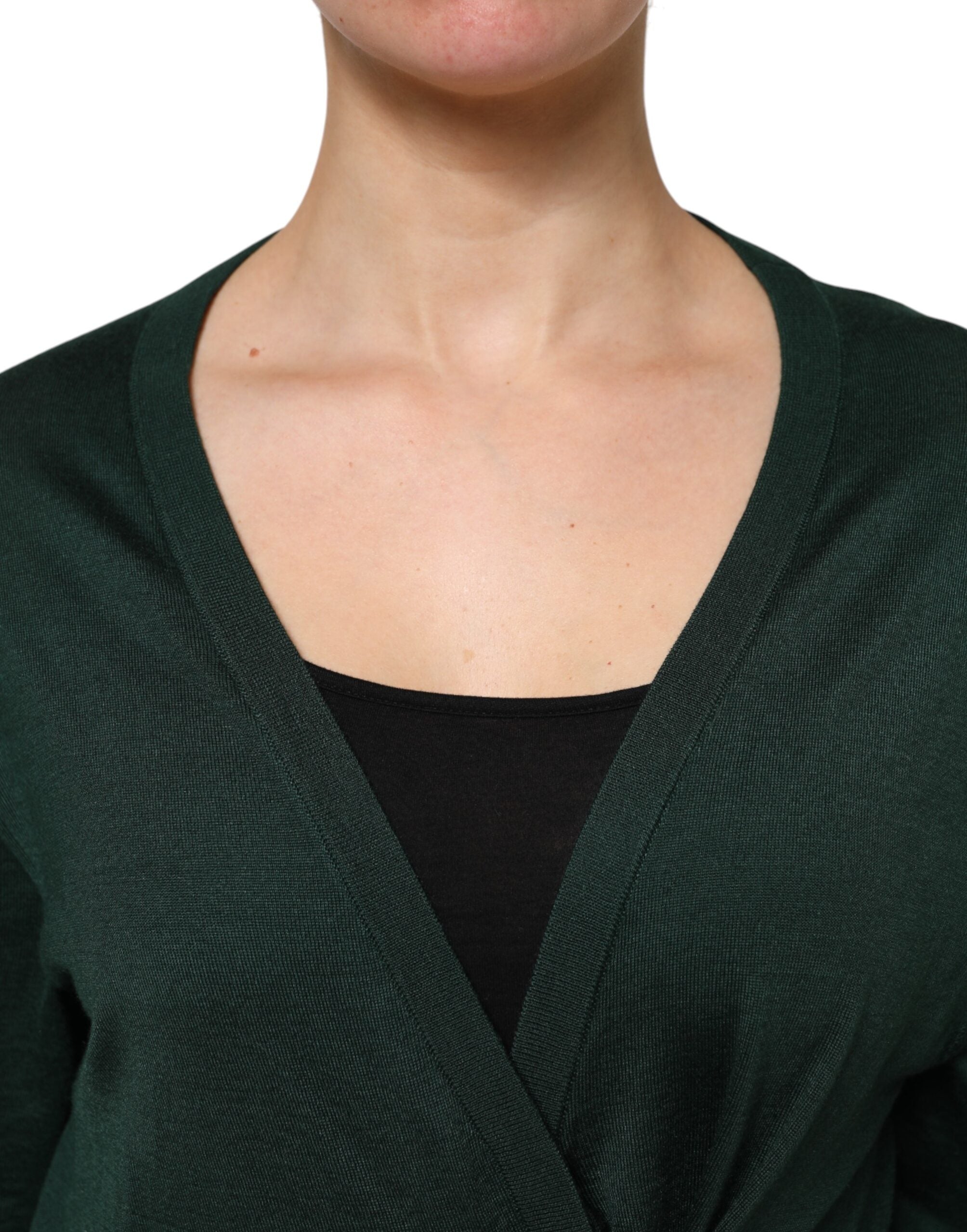 Pull en cachemire et soie Dolce & Gabbana vert foncé, cardigan élégant avec coupe confortable et détails raffinés.