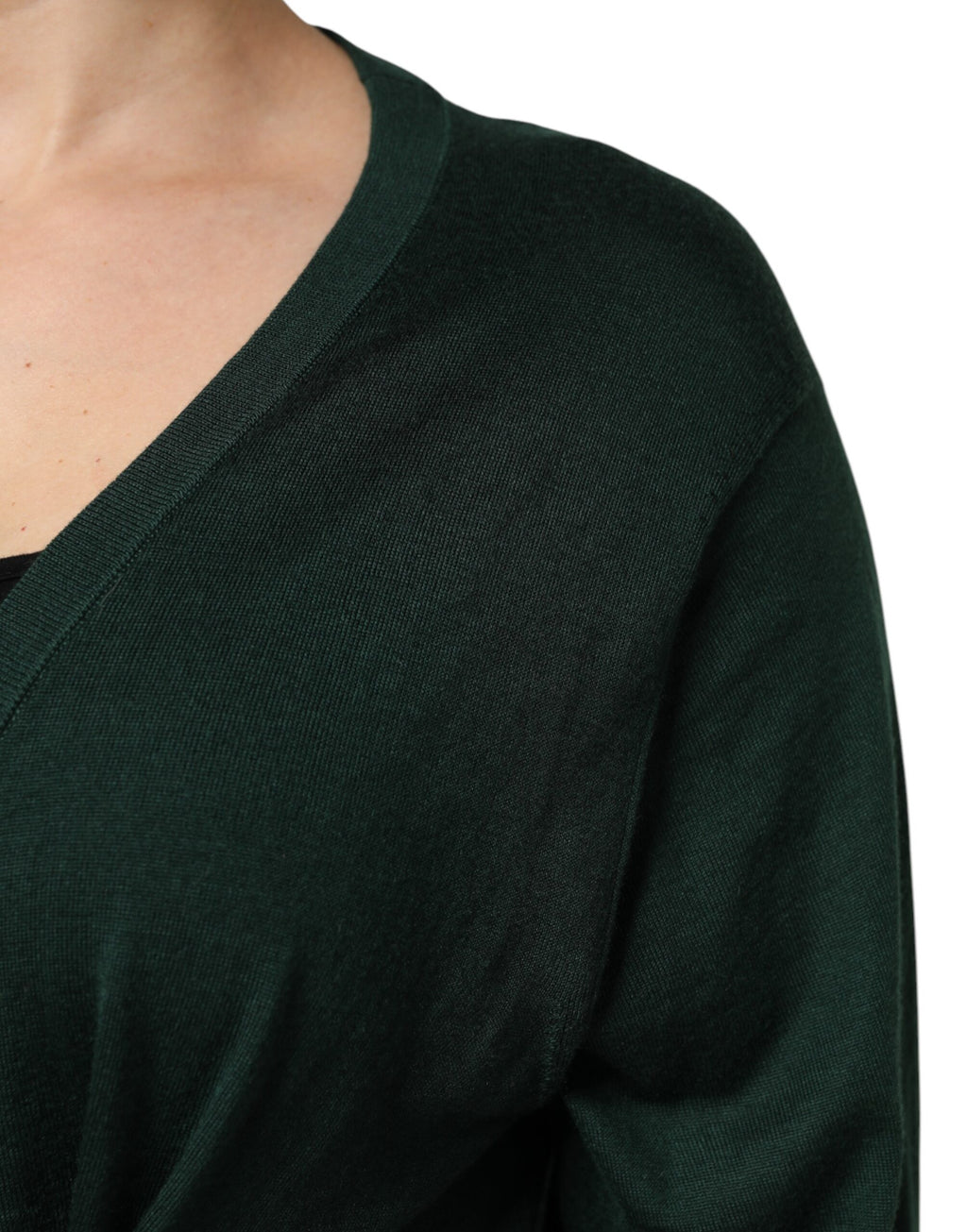Cardigan en cachemire et soie vert foncé de Dolce & Gabbana, pull élégant avec manches longues et détails raffinés.
