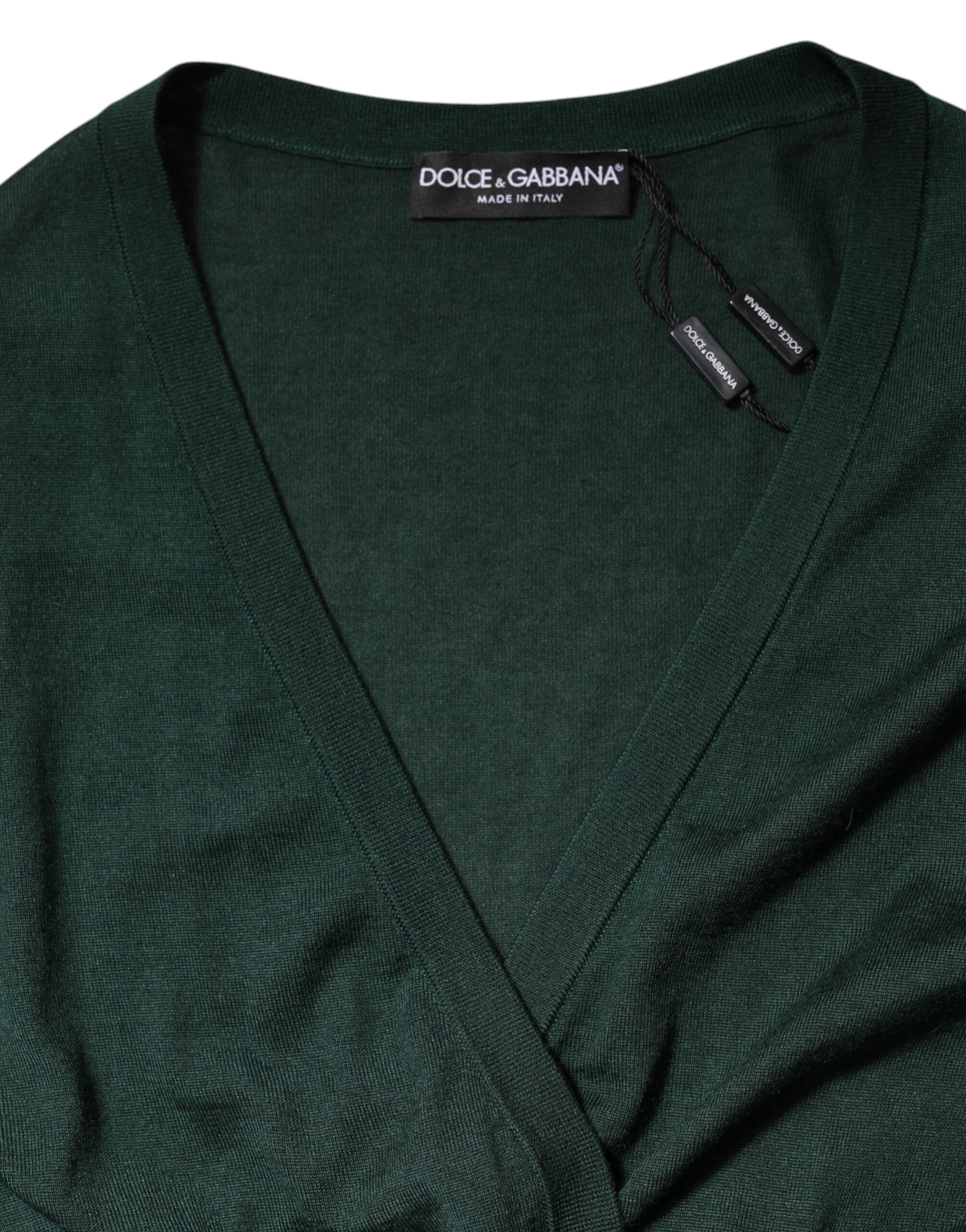 Pull en cachemire et soie vert foncé Dolce & Gabbana, cardigan élégant avec détails fins, pour un style sophistiqué.