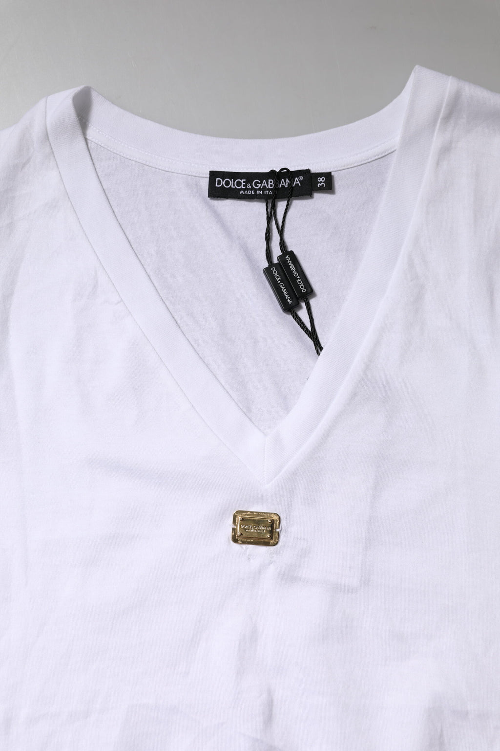 T-shirt blanc Dolce & Gabbana en coton à manches courtes avec col en V, vue de face.