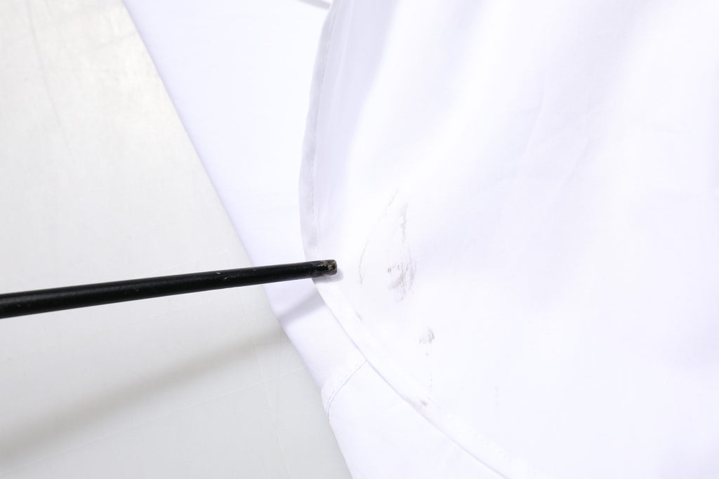 Chemise blanche en coton à col avec manches longues de Dolce & Gabbana, vue de face.