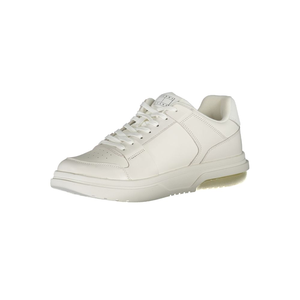 Chaussure sneaker Tommy Hilfiger en polyuréthane blanc pour homme, style décontracté et moderne, vue de profil.