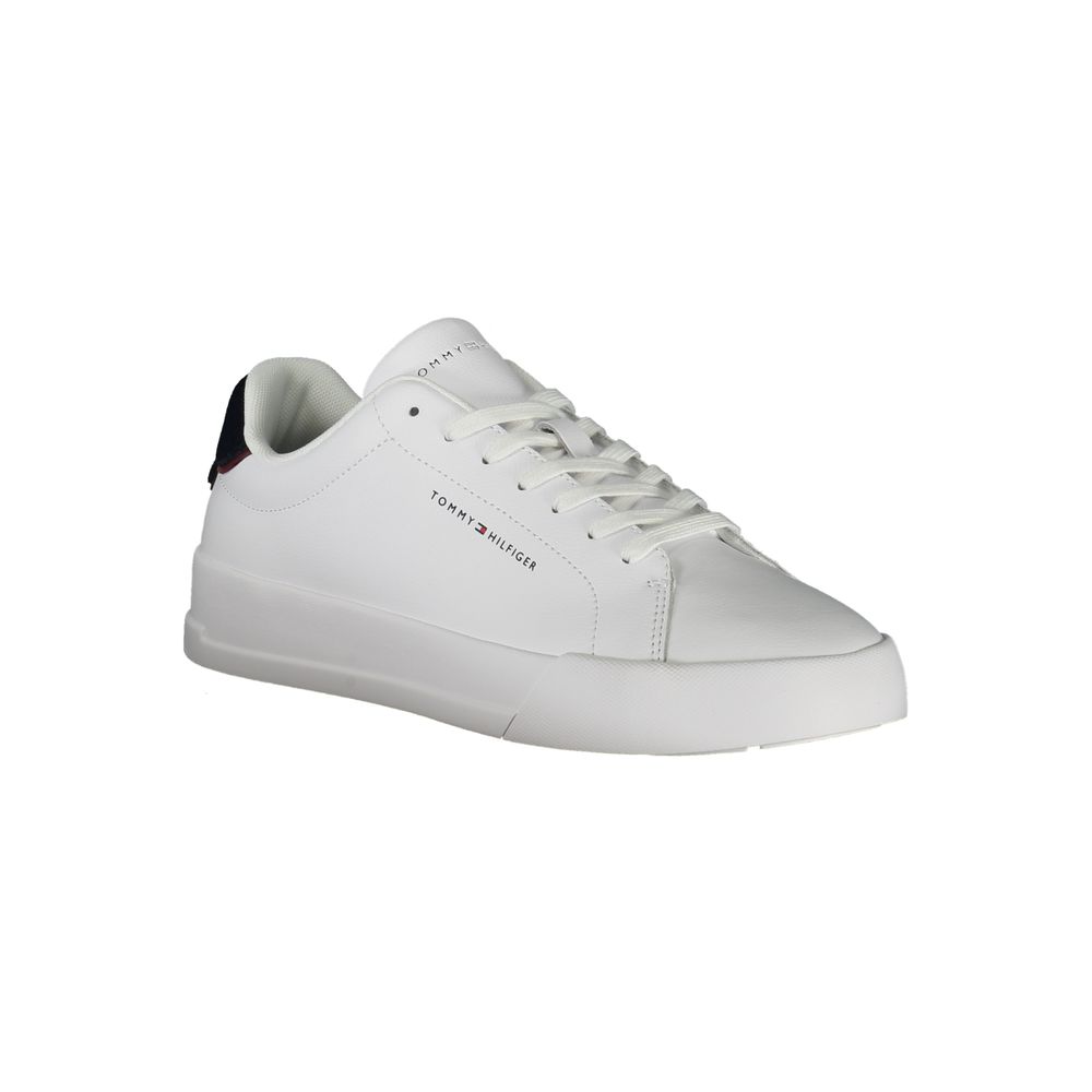 Sneakers pour hommes Tommy Hilfiger en polyuréthane blanc, style décontracté avec semelle blanche et design moderne.
