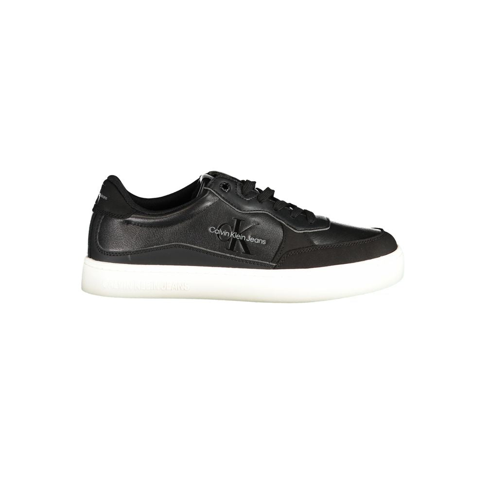 Chaussures sneakers noires en polyuréthane pour homme de Calvin Klein, style moderne et élégant.