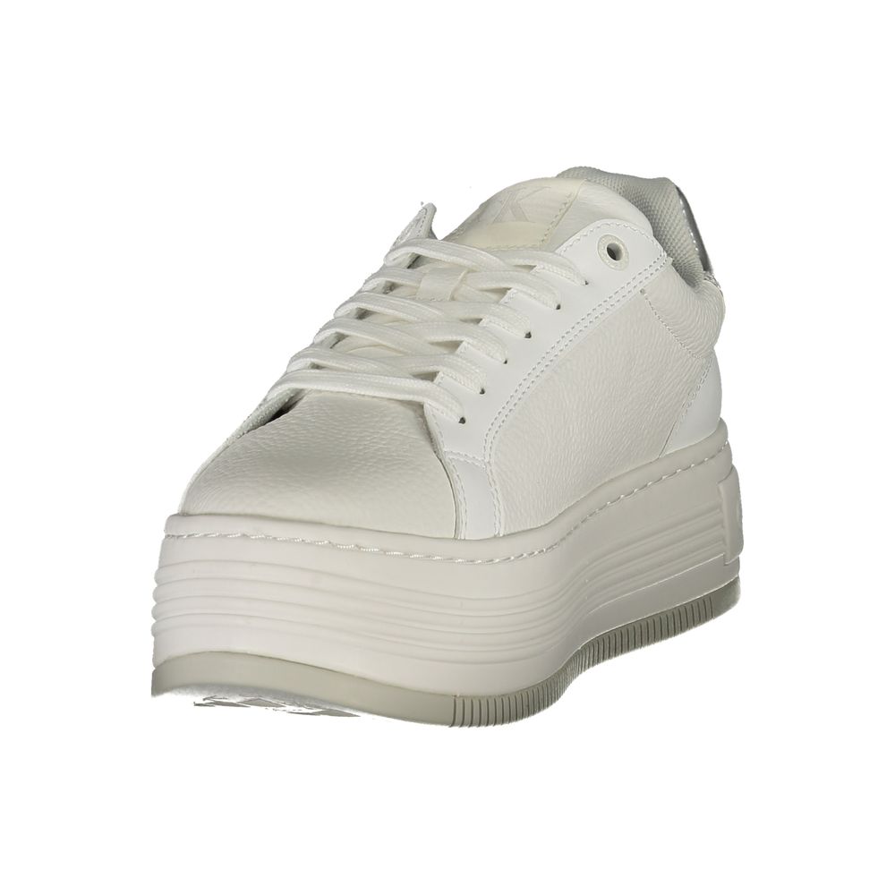 Chaussures de sport en cuir blanc pour femmes de la marque Calvin Klein, baskets élégantes et confortables.