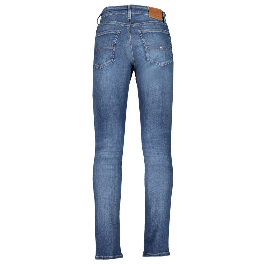 Jean homme en coton Tommy Hilfiger bleu, coupe classique, avec détails de couture visibles.