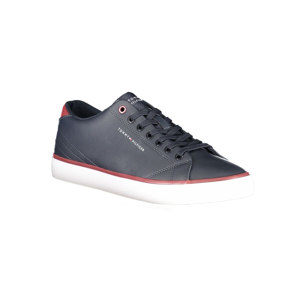 Chaussures sneakers en polyuréthane bleu pour homme de la marque Tommy Hilfiger, visible en gros plan.