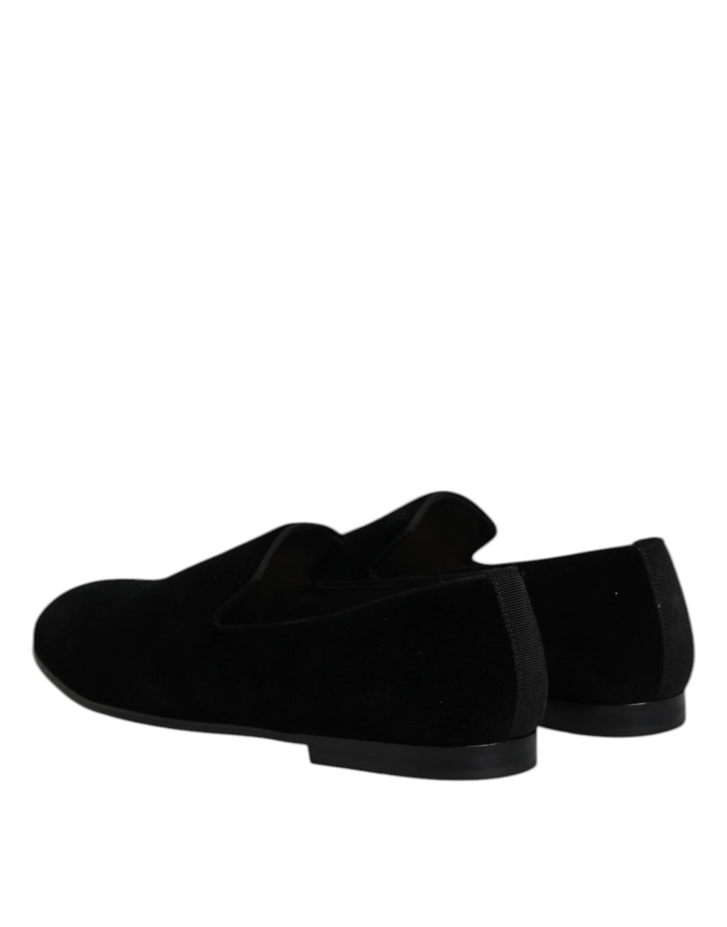Mocassins en velours noir Dolce & Gabbana, chaussures formelles élégantes pour homme, vue de face.