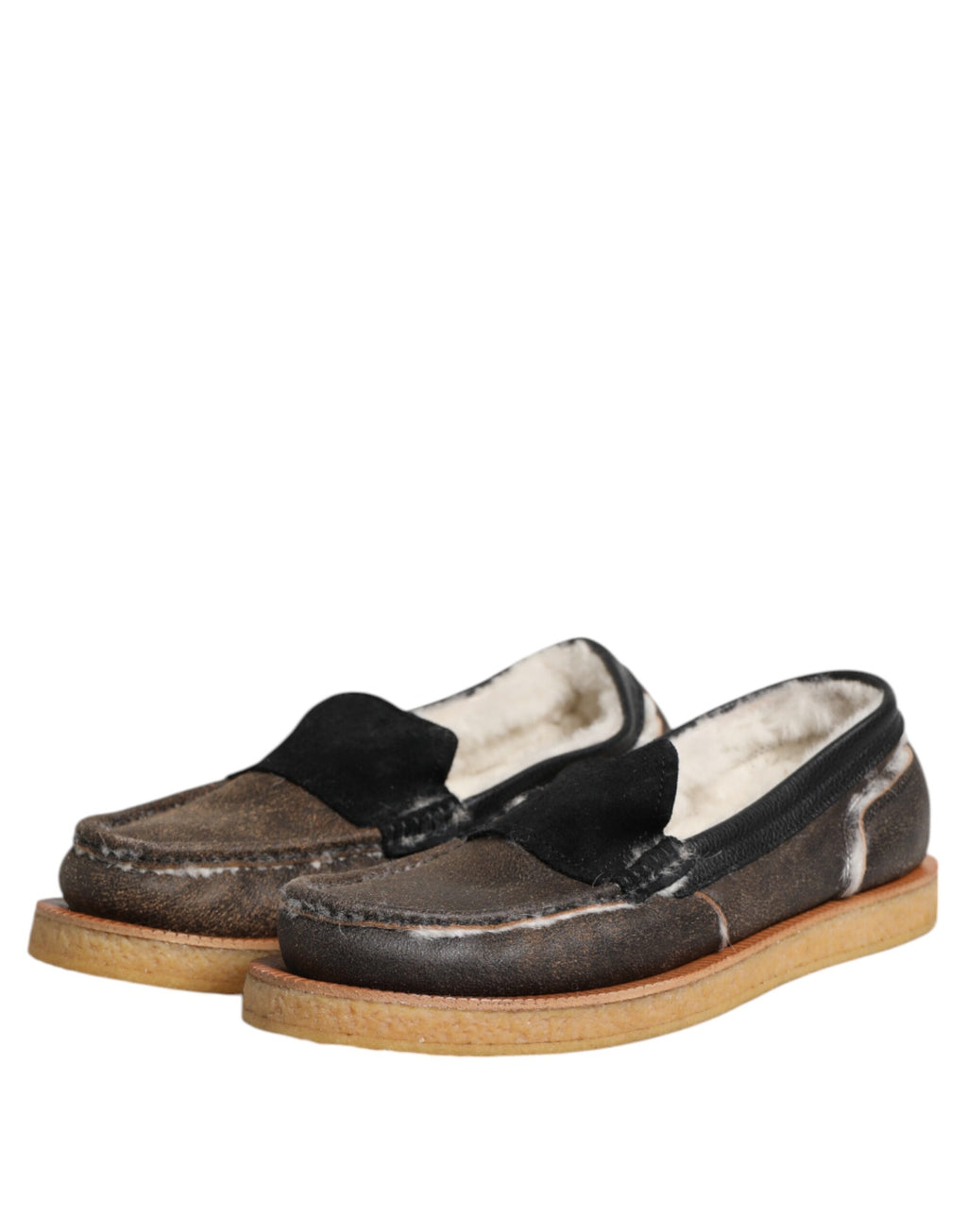 Mocassins en cuir de veau marron et blanc Dolce & Gabbana, chaussures élégantes en cuir de qualité, vue de face sur fond neutre.