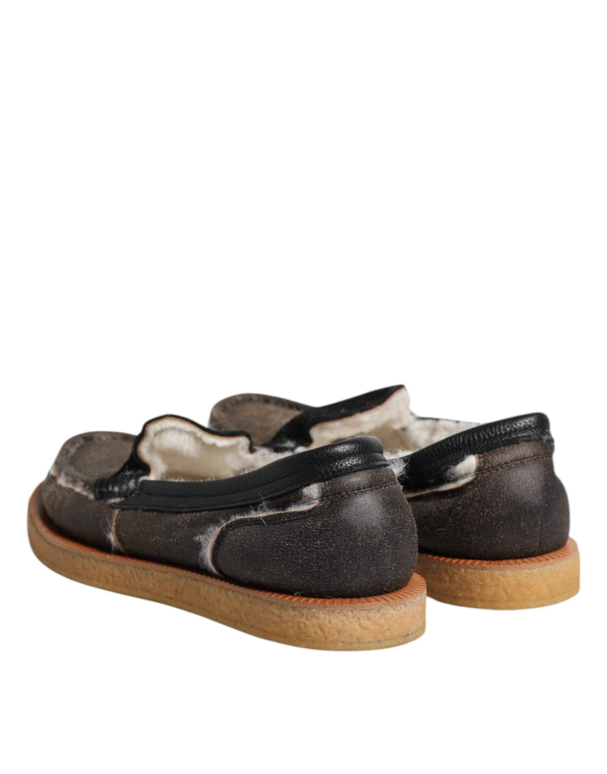 Chaussures loafers en cuir de veau marron et blanc de Dolce & Gabbana, élégantes et sophistiquées.