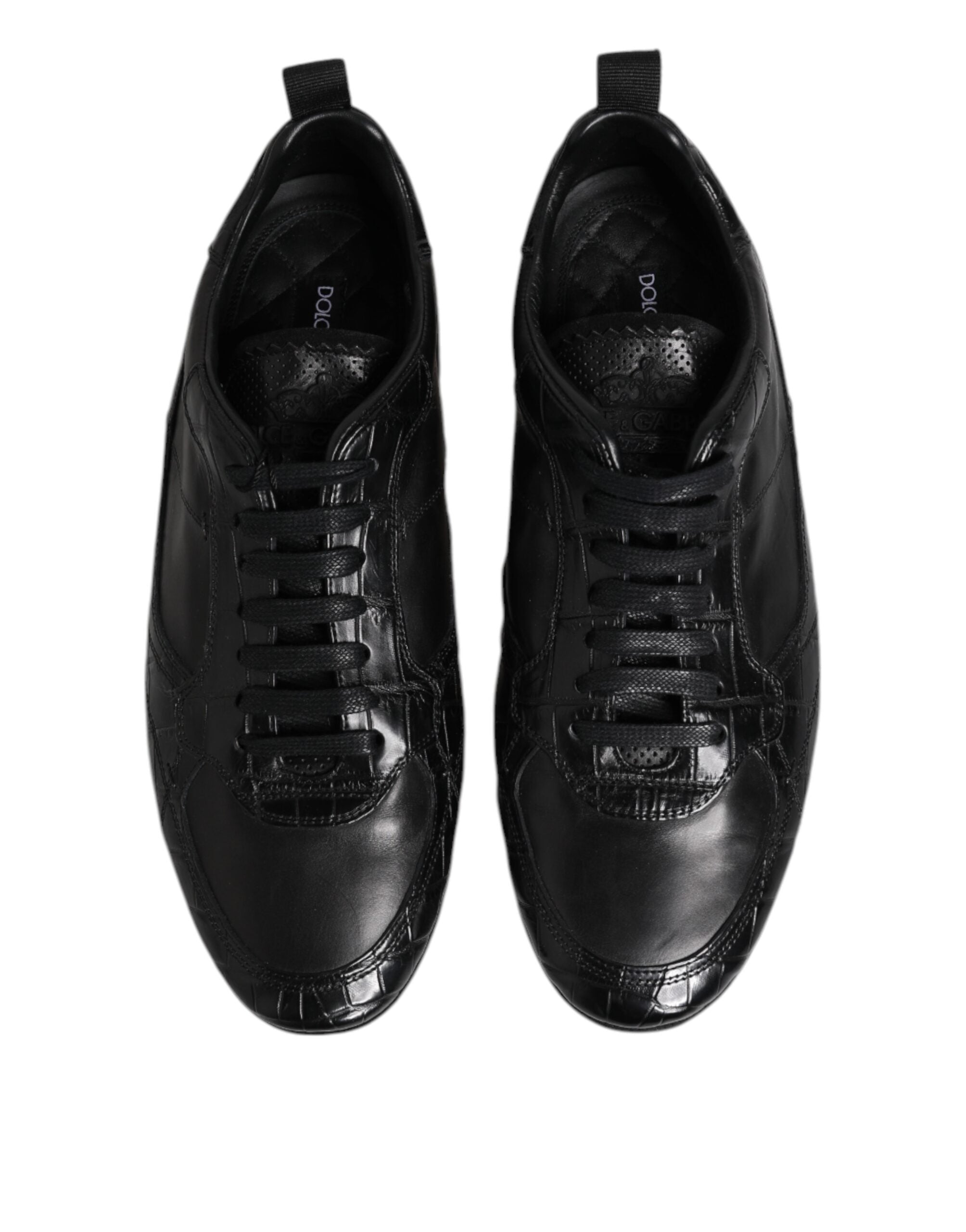 Chaussures sneakers basses en cuir exotique noir de Dolce & Gabbana, vue de face sur la chaussure.