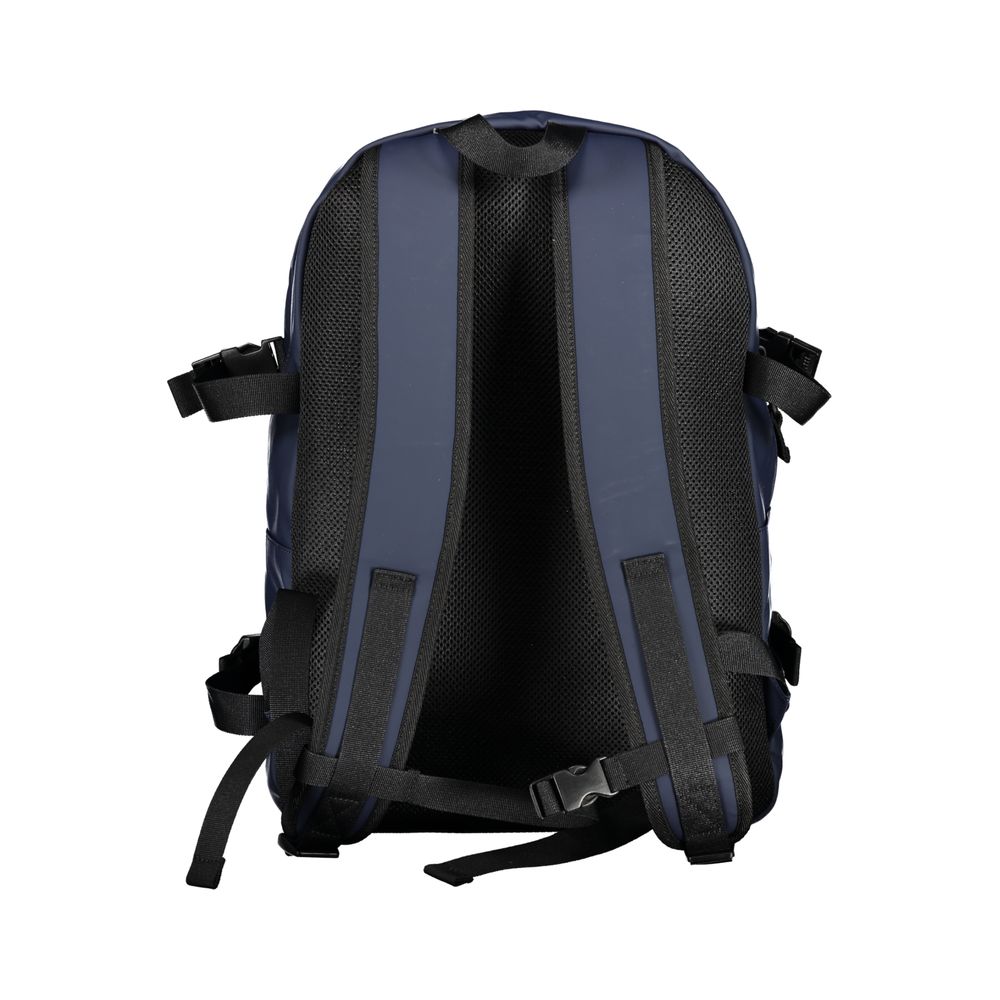 Sac à dos homme Tommy Hilfiger en polyuréthane bleu, avec logo emblématique et compartiments pratiques.