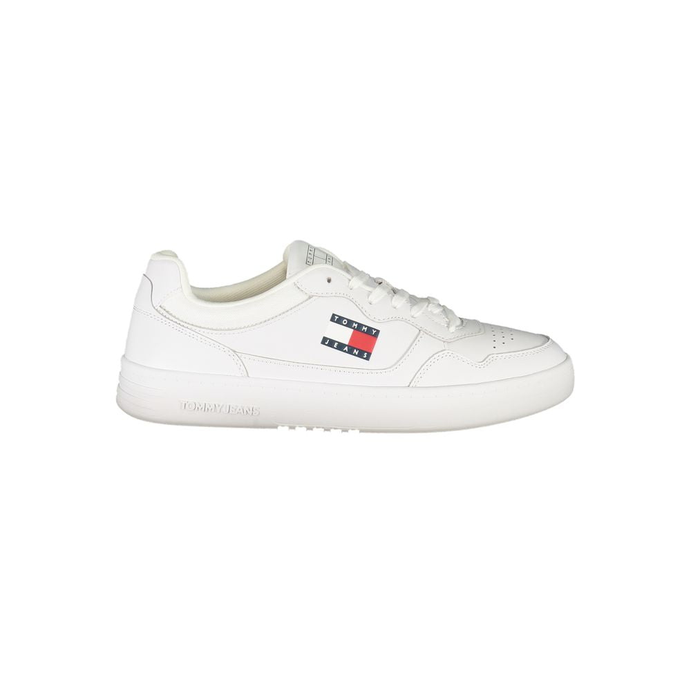 Sneakers pour hommes Tommy Hilfiger en polyurethane blanc, style décontracté et moderne, vue de face.