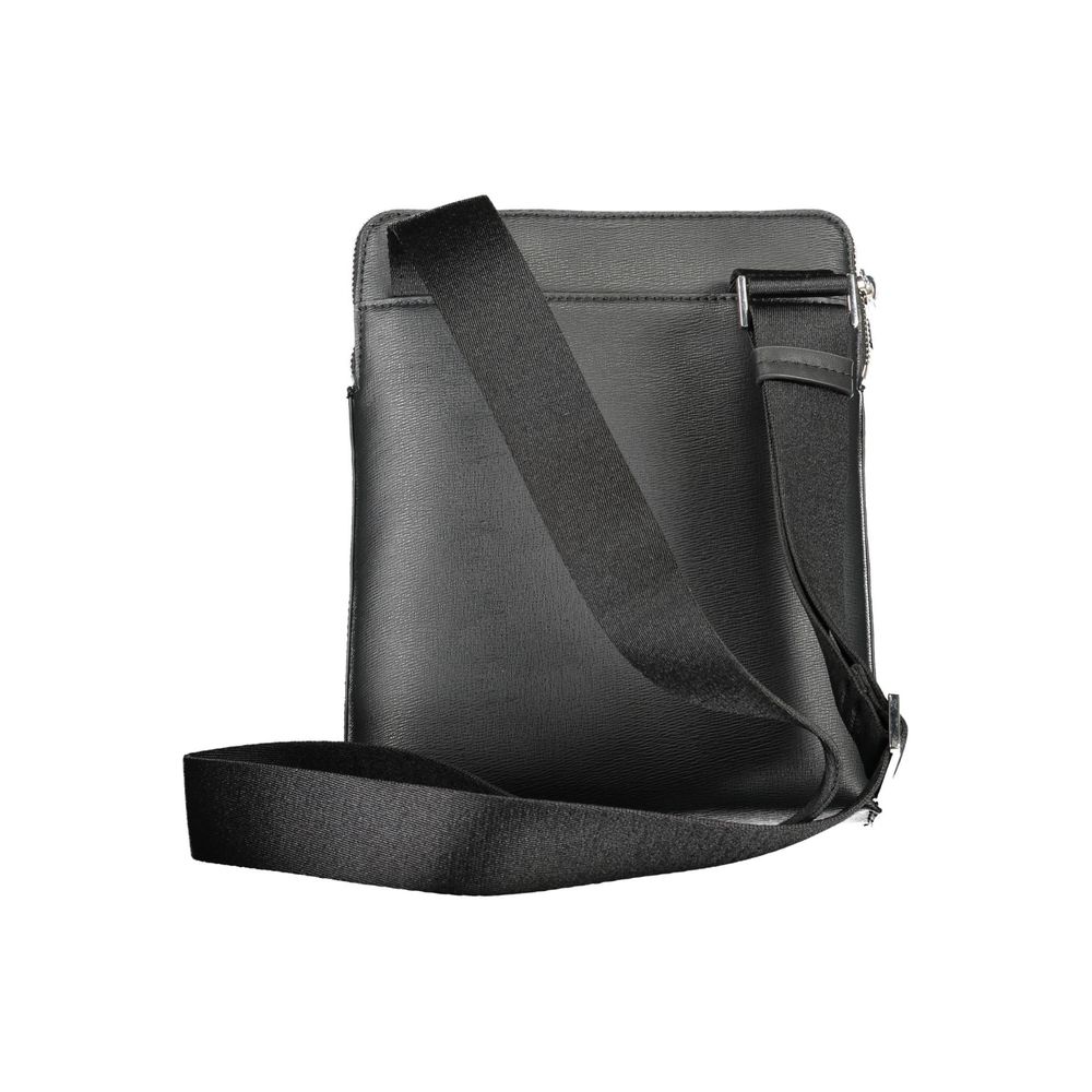 Sac à bandoulière pour hommes de Calvin Klein en polyuréthane noir, avec poignées et poche extérieure visible.