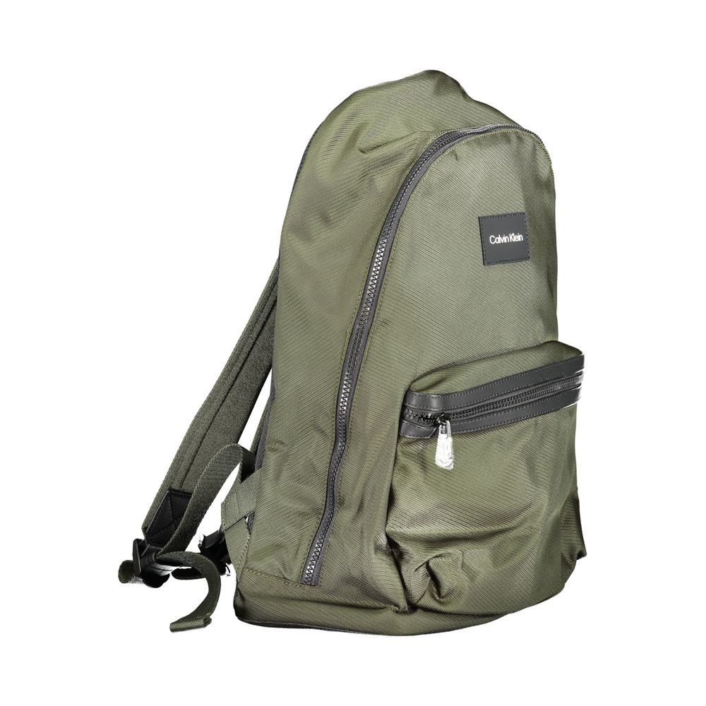 Sac à bandoulière noir en polyester pour femmes de la marque Calvin Klein, avec détails élégants et design moderne.
